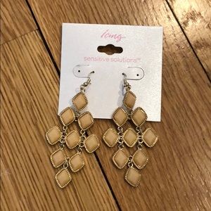 NWT Gold Drop Earrings with Nude Gems